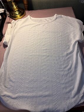 SHEIN White Eyelet Short Sleeve Tunic Blouse